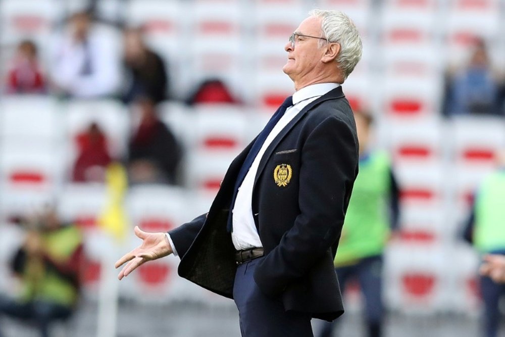 L'entraîneur du FC Nantes Claudio Ranieri suit le match contre Nice à l'Allianz Riviera. AFP