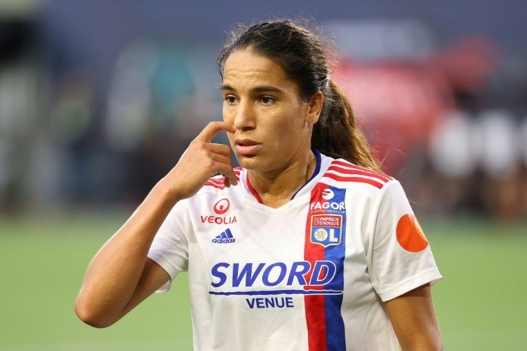 Duro golpe para el Lyon: pierde a Majri por una grave lesión
