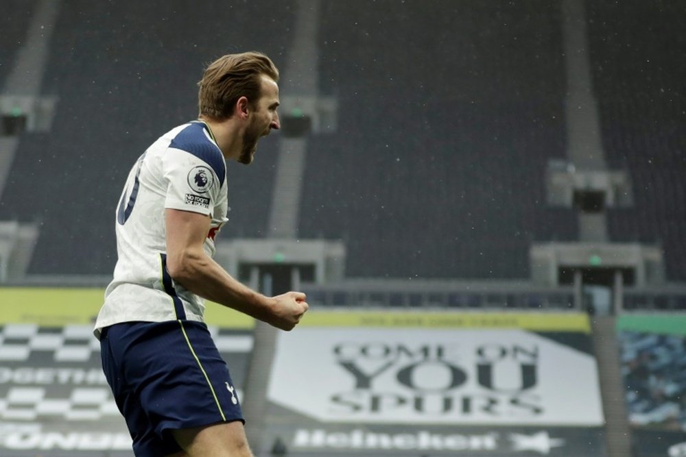 Kane solo seguirá en el Tottenham si logran meterse en Champions. AFP