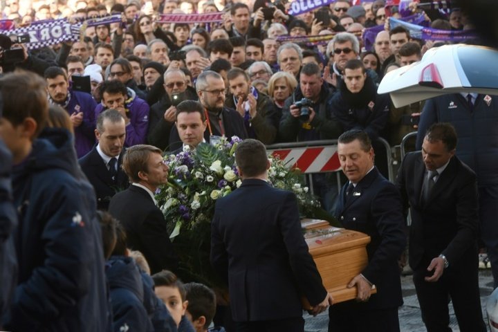 Milhares em Florença para o último adeus a Davide Astori