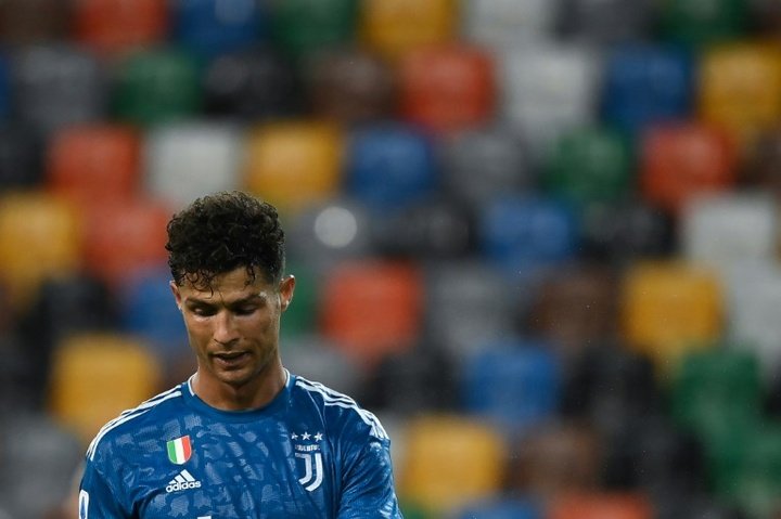 Juventus perde de virada e adia seu 9º Scudetto consecutivo