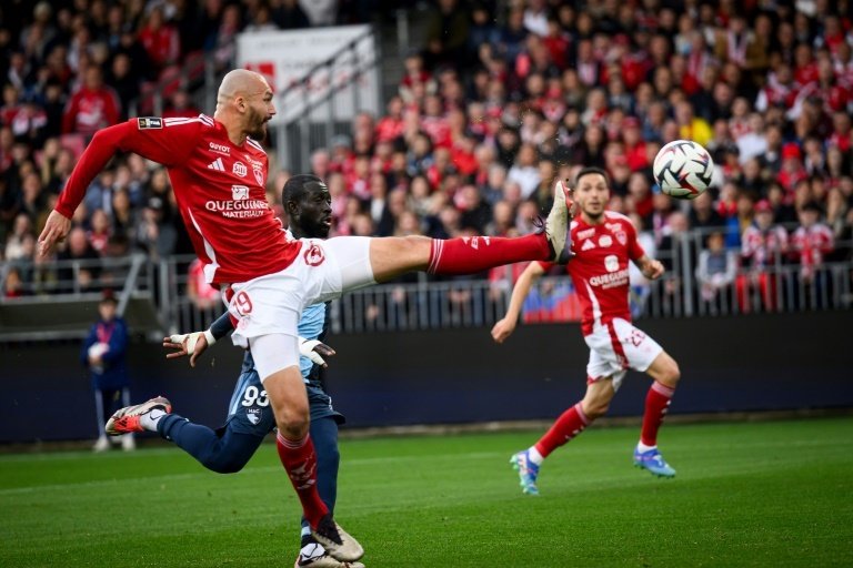 Brest rate le coche, Rennes sauve les apparences