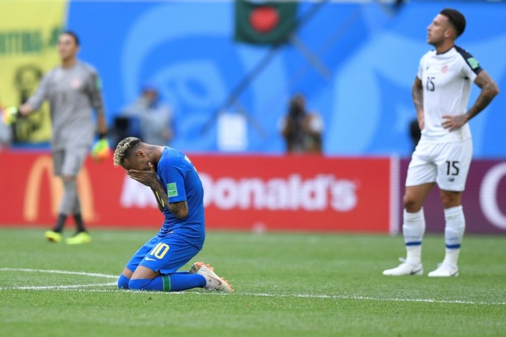 El padre de Neymar arremetió contra Costa Rica. AFP