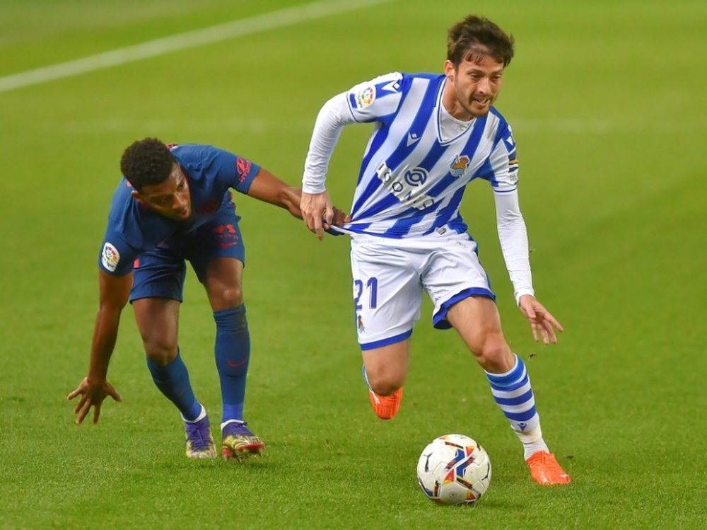 David Silva podría perderse los próximos cinco encuentros de la Real Sociedad. AFP