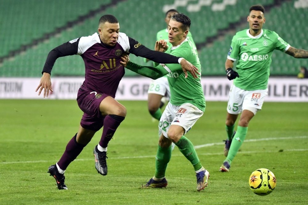 Mbappé apunta a suplente. AFP