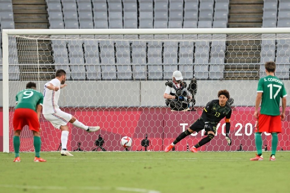 Ochoa no contuvo la emoción tras ganar a Japón. AFP