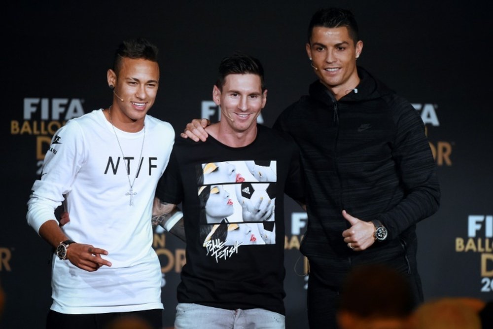 Neymar, Lionel Messi et Cristiano Ronaldo, le 11 janvier 2017 à Zurich. AFP