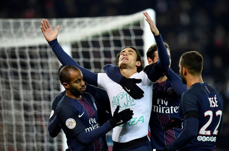 Ligue 1: Paris mène la chasse, Monaco au rebond