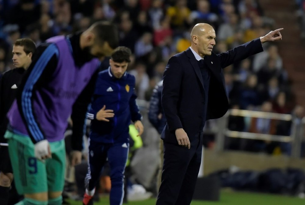 Zidane deberá decidir quién juega arriba tras el regreso de Hazard. AFP