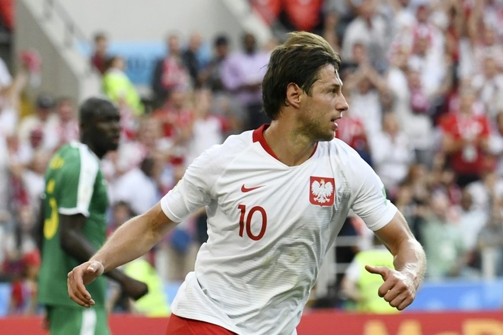 Krychowiak deja fuera a España de las favoritas para la Eurocopa. AFP