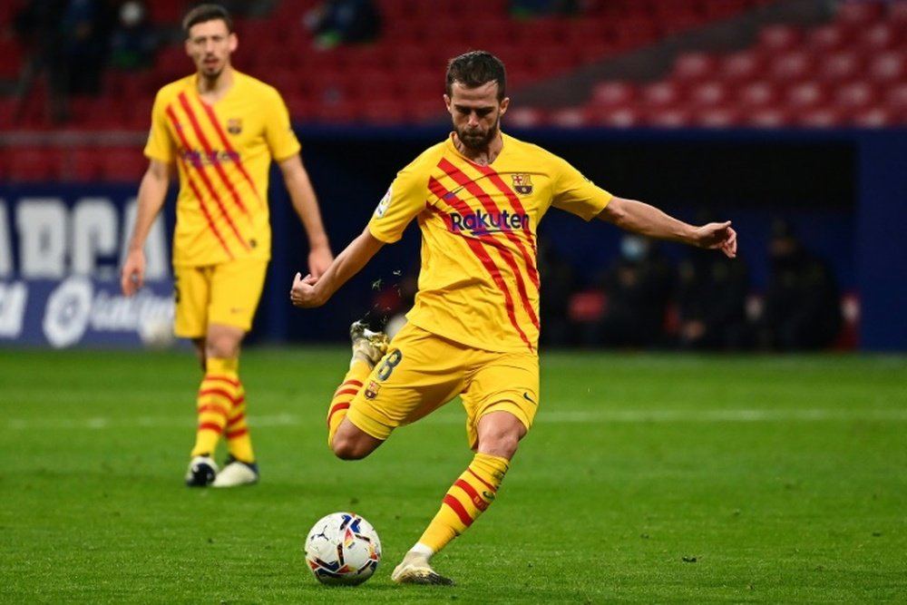 El Gamper podría ser clave para dirimir el futuro de Pjanic. AFP