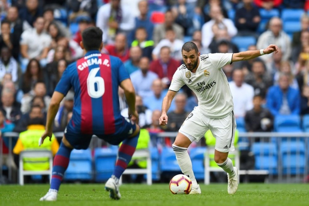 Benzema busca su primer gol en casa del Levante. AFP