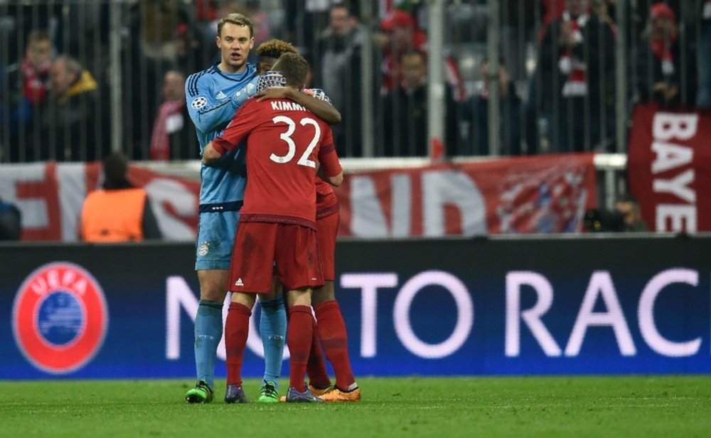 Kingsley Coman et Joshua Kimmich avec le gardien Manuel Neuer, le 16 mars 2016 à Munich. AFP