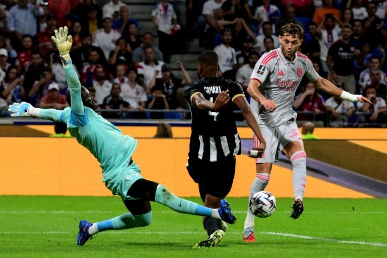 Tessmann endurece la solidez del Lyon