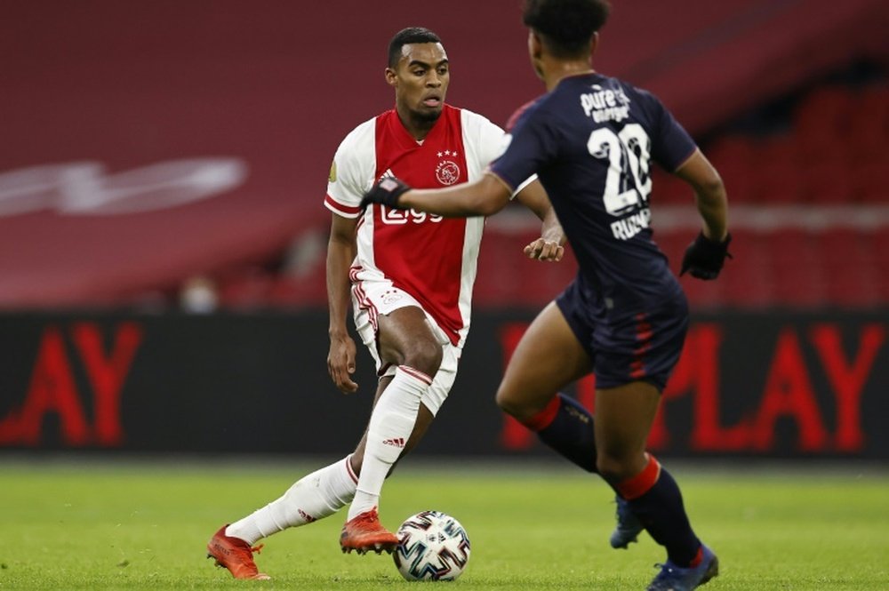 Ajax goleia e vai à caça do PSV. AFP