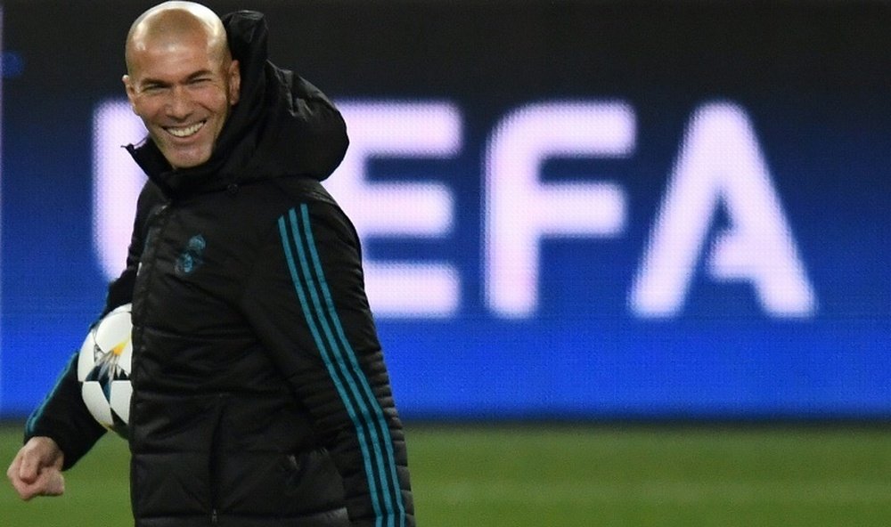 David Ginola wants Zidane to take over at PSG. AFP