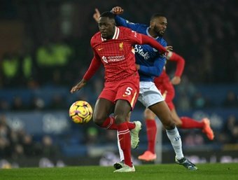 Konate disponible pour 42 millions de livres sterling. EFE/Rodrigo Jimenez
