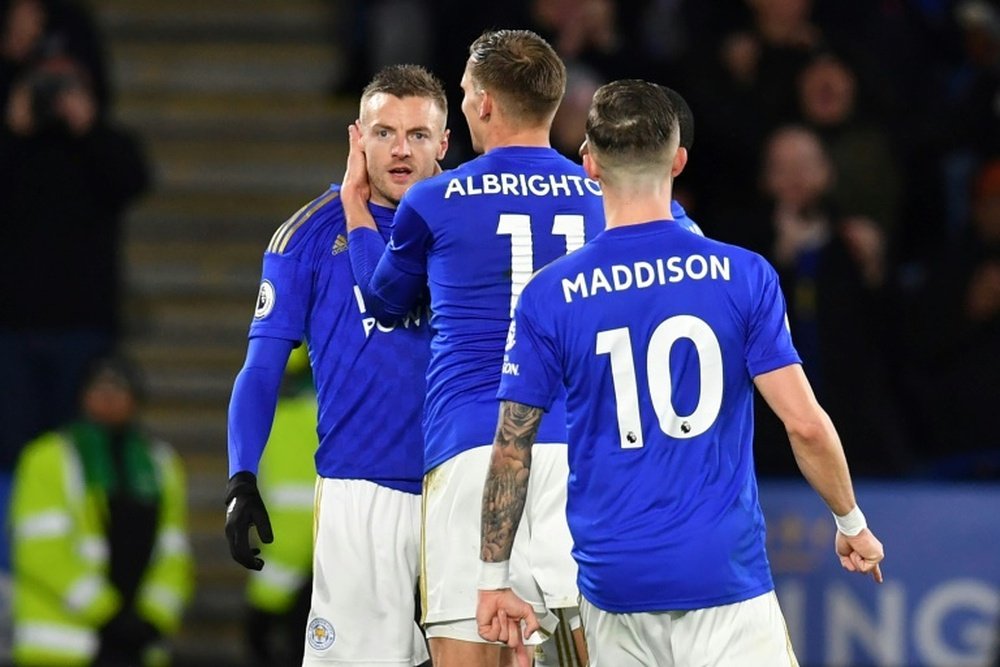 Jamie Vardy garantiu os três pontos para o Leicester fora de casa. AFP