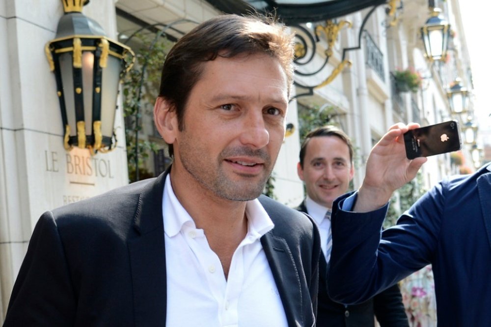 Leonardo podría volver a los banquillos. AFP/Archivo