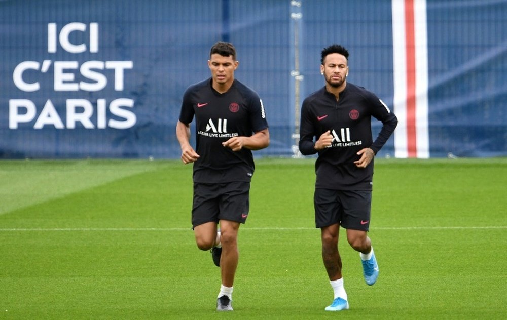 Thiago Silva oferece abrigo a Neymar.AFP