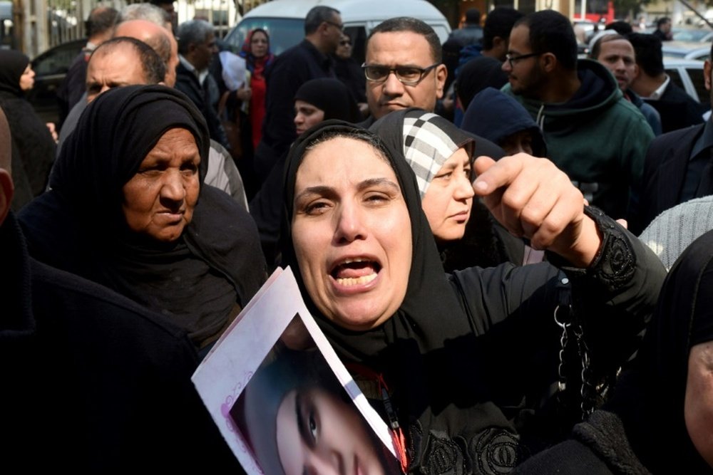 Des proches des victimes de Port Said réagissent après larrêt de la Cour de Cassation. AFP