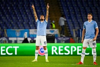 Acerbi anotó el gol de la victoria de la Lazio estando en fuera de juego. AFP