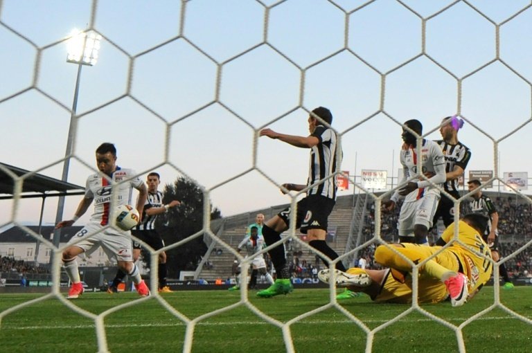 El Olympique de Lyon vuelve a saborear el triunfo a costa del Angers