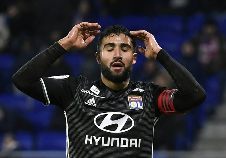 Lyon empata com Lille depois de estar a ganhar por 2 gols