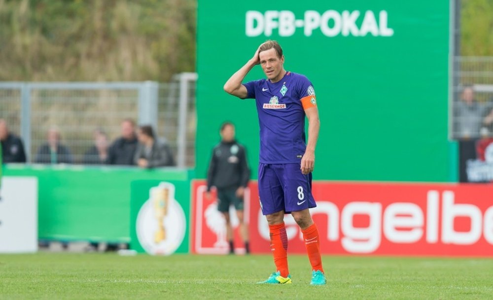 Le capitaine du Werder Brême Clemens Fritz sur la pelouse du SF Lotte. AFP