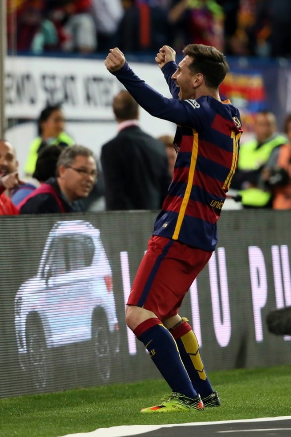Lionel Messi célèbre lors de la finale de la Coupe du Roi Barcelone - Séville. AFP