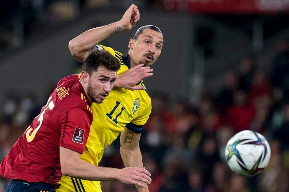 Ibra jugó los últimos minutos ante España sin suerte. AFP