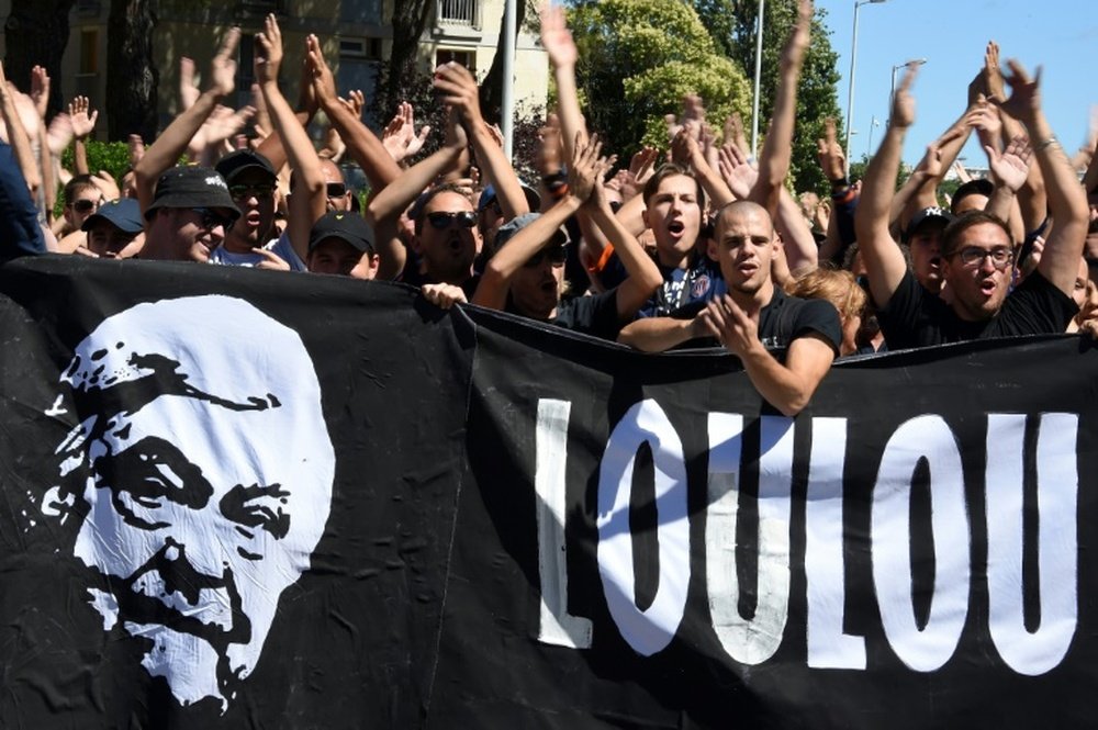 Vibrant hommage des supporters montpelliérains à La Mosson. AFP