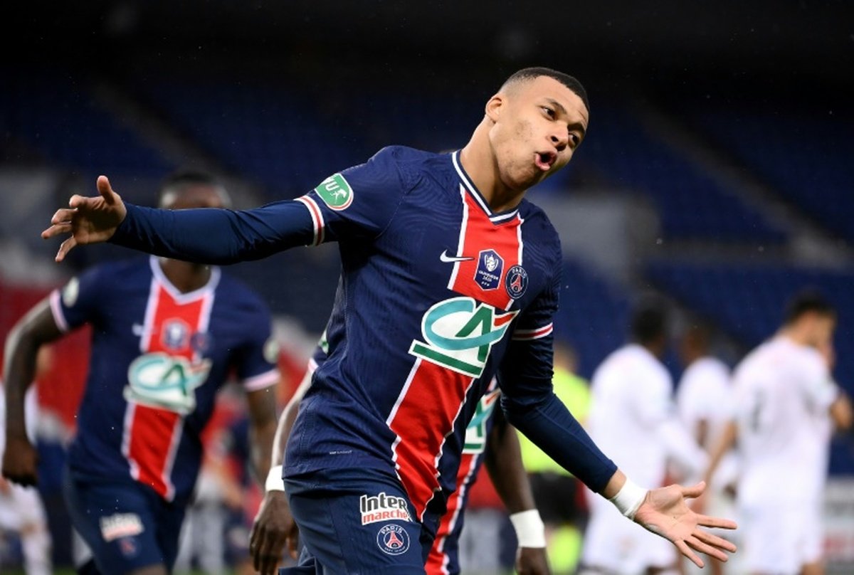 Psg Offer Mbappe New Contract With Pay Rise Psg Offer Mbappe New Contract With Pay Rise