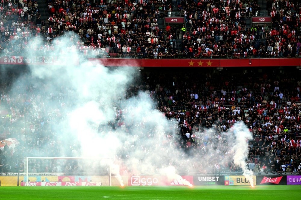 Le match Ajax-Feyenoord définitivement arrêté. AFP