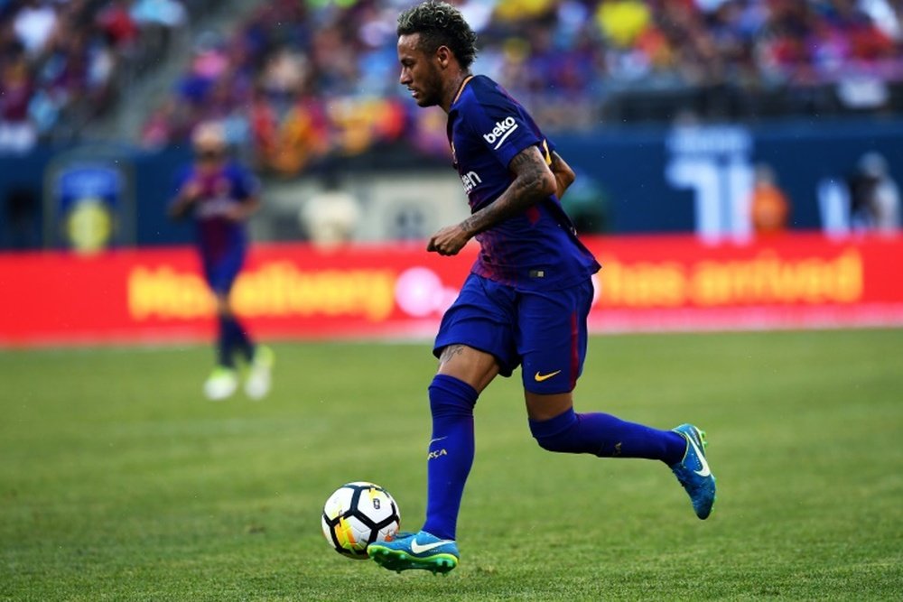 Yuri Berchiche falou sobre a possibilidade de Neymar chegar ao time francês. AFP