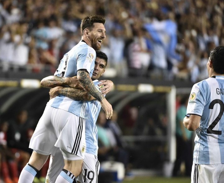 Messi, a un solo tanto de ser el máximo goleador histórico de Argentina