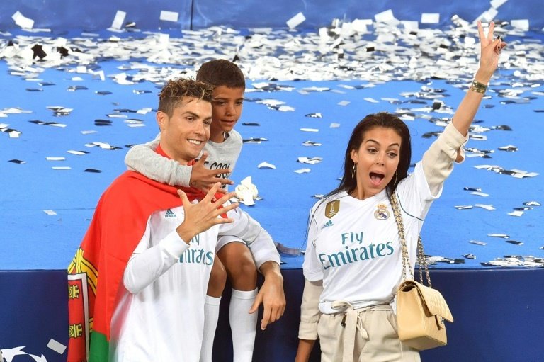 Cristiano Jr veut jouer avec son père. AFP