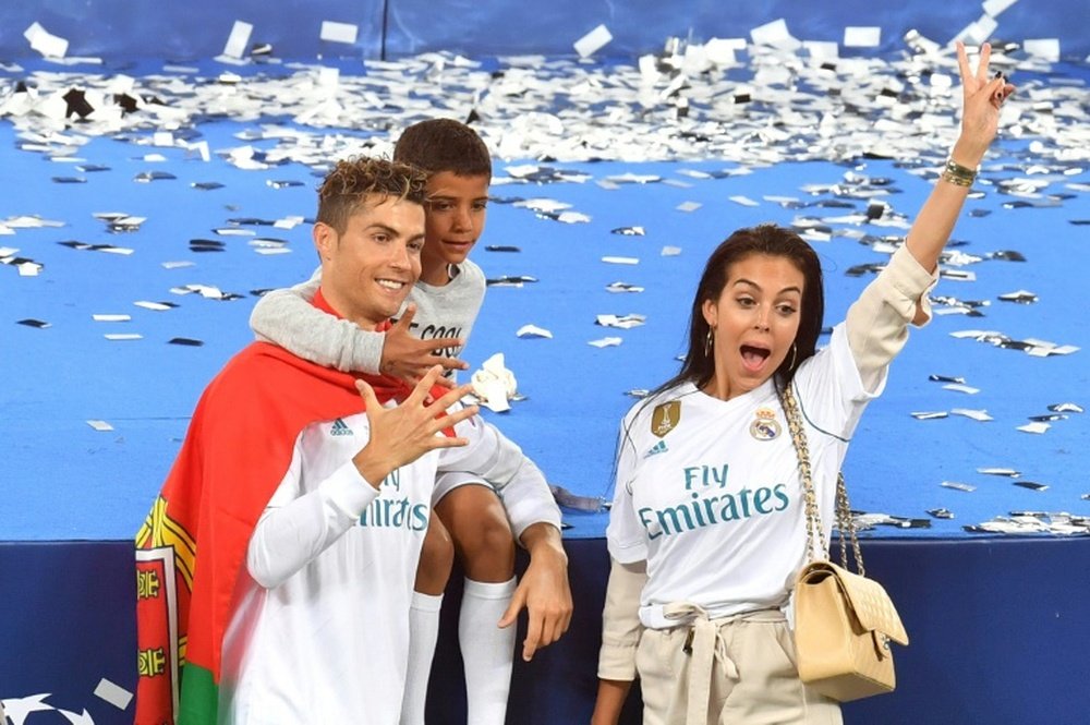 Cristiano Jr veut jouer avec son père. AFP
