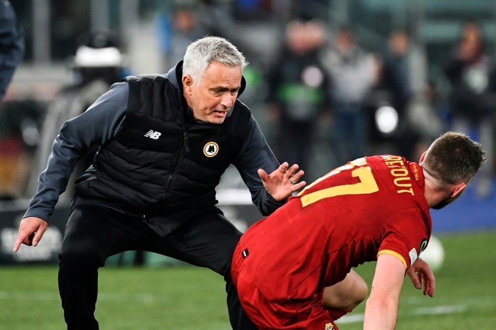 Mourinho comienza a trabajar en la confección de la plantilla. AFP