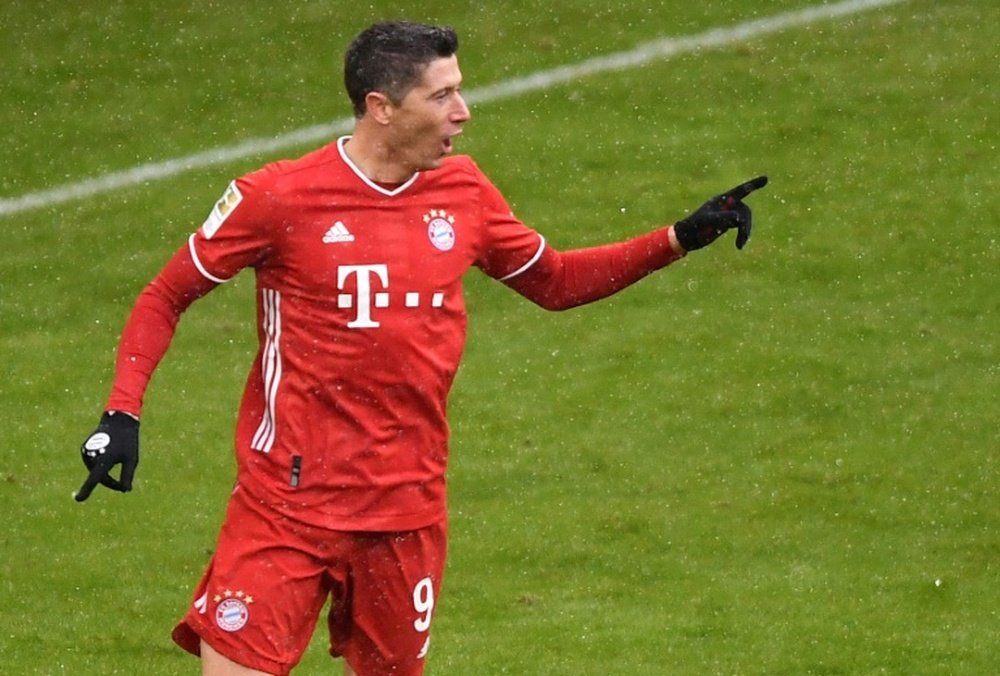 Robert Lewandowski soma 20 gols marcados nesta Bundesliga. AFP