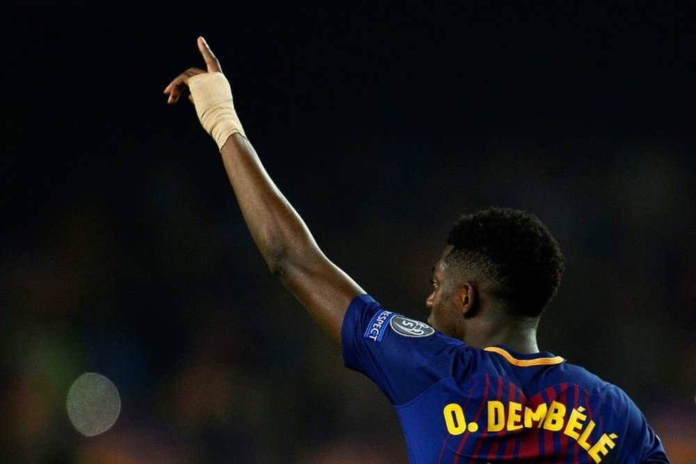Dembélé trata de hacerse un sitio en el Barça. AFP