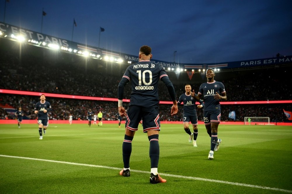 Joelinton convidou Neymar para o Newcastle. AFP