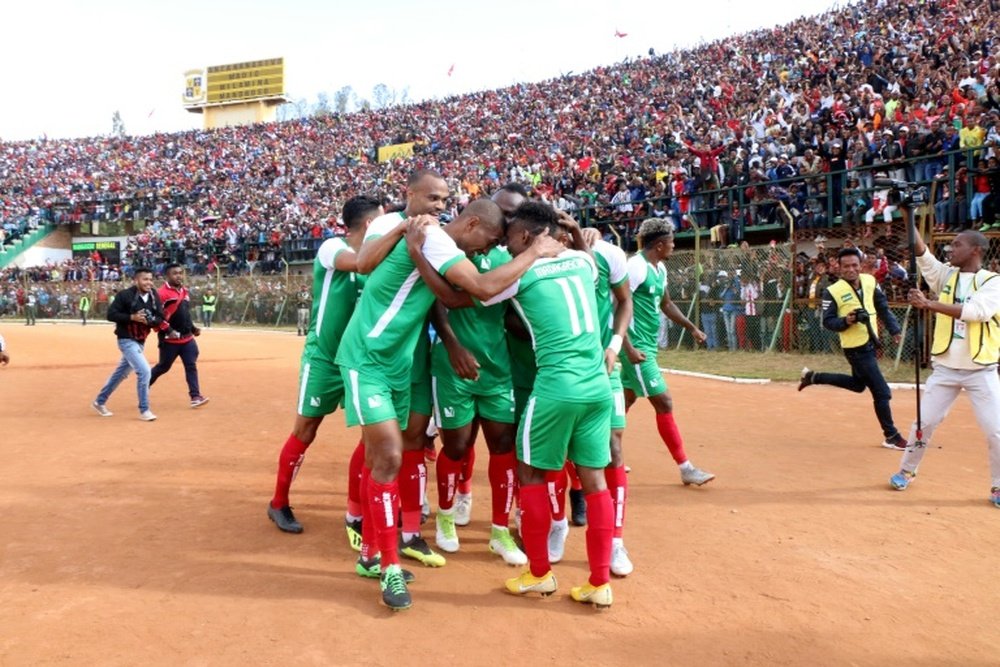 Los jugadores de Madagascar celebran la hazaña. AFP