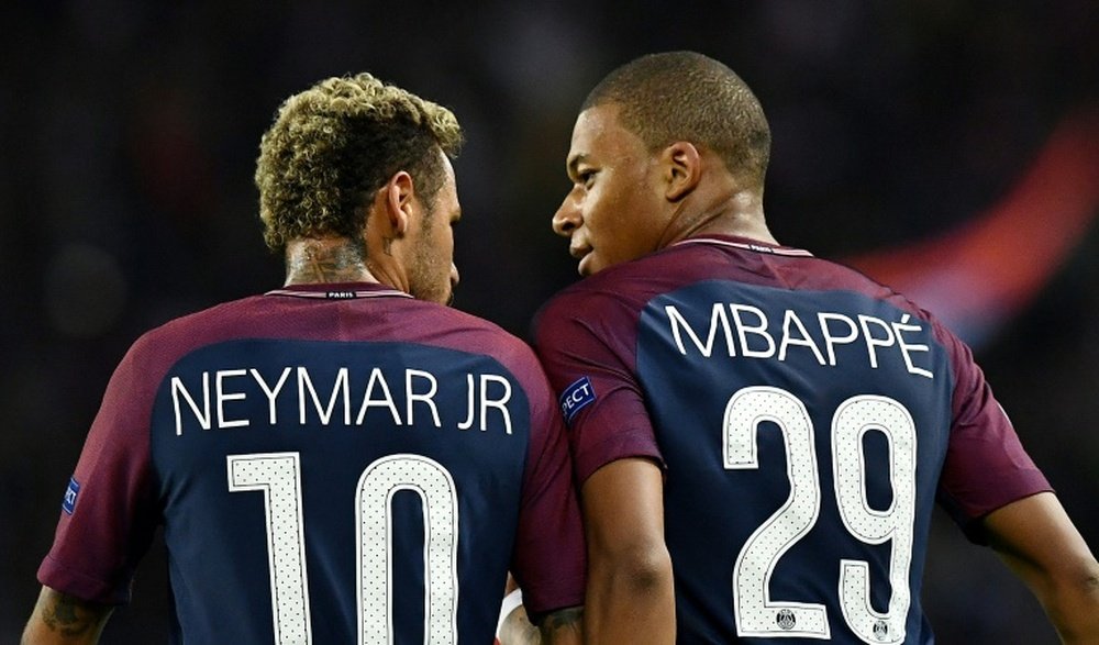 Neymar demonstrou enorme apreço por Mbappé. AFP