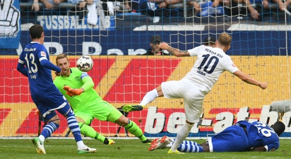 Ondrej Duda auteur du doublé lors de la victoire 2-0 face à Schalke. AFP