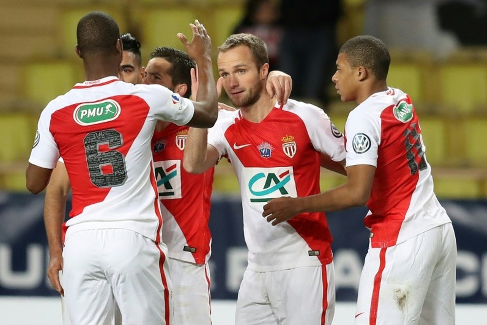 Les joueurs de Monaco se congratulent après le but de Valère Germain contre lAC Ajaccio en Coupe de France, le 6 janvier 2017 au Stade Louis II