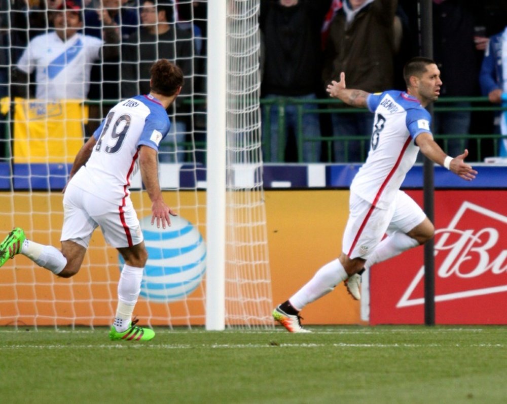 L'attaquant américain Clint Dempsey célèbre son but face au Guatemala à Columbus, États-Unis. AFP