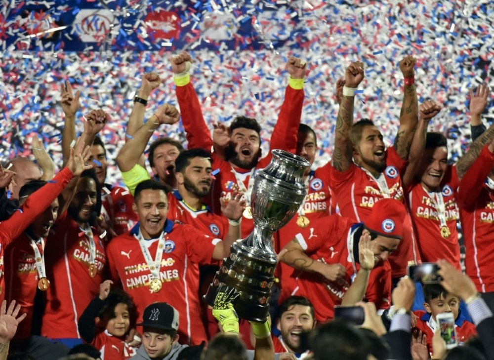 Léquipe du Chili en liesse après avoir remporté la Copa America en finale face à lArgentine, le 4 juillet 2015 à Santiago