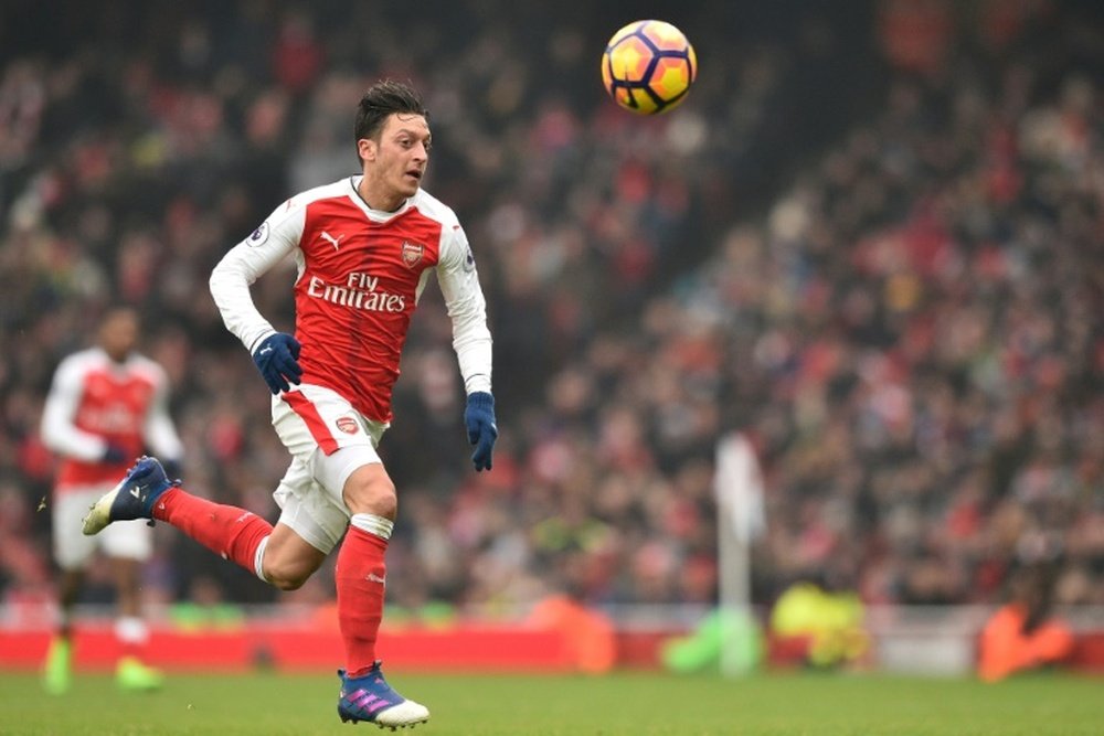 Le milieu de terrain d'Arsenal Mesut Özil face à Hull City, le 11 février 2017. AFP