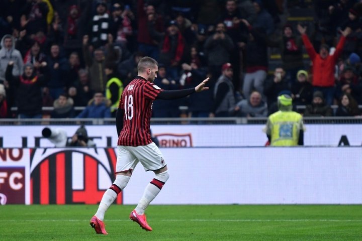 Milan negociará a transferência de Rebic